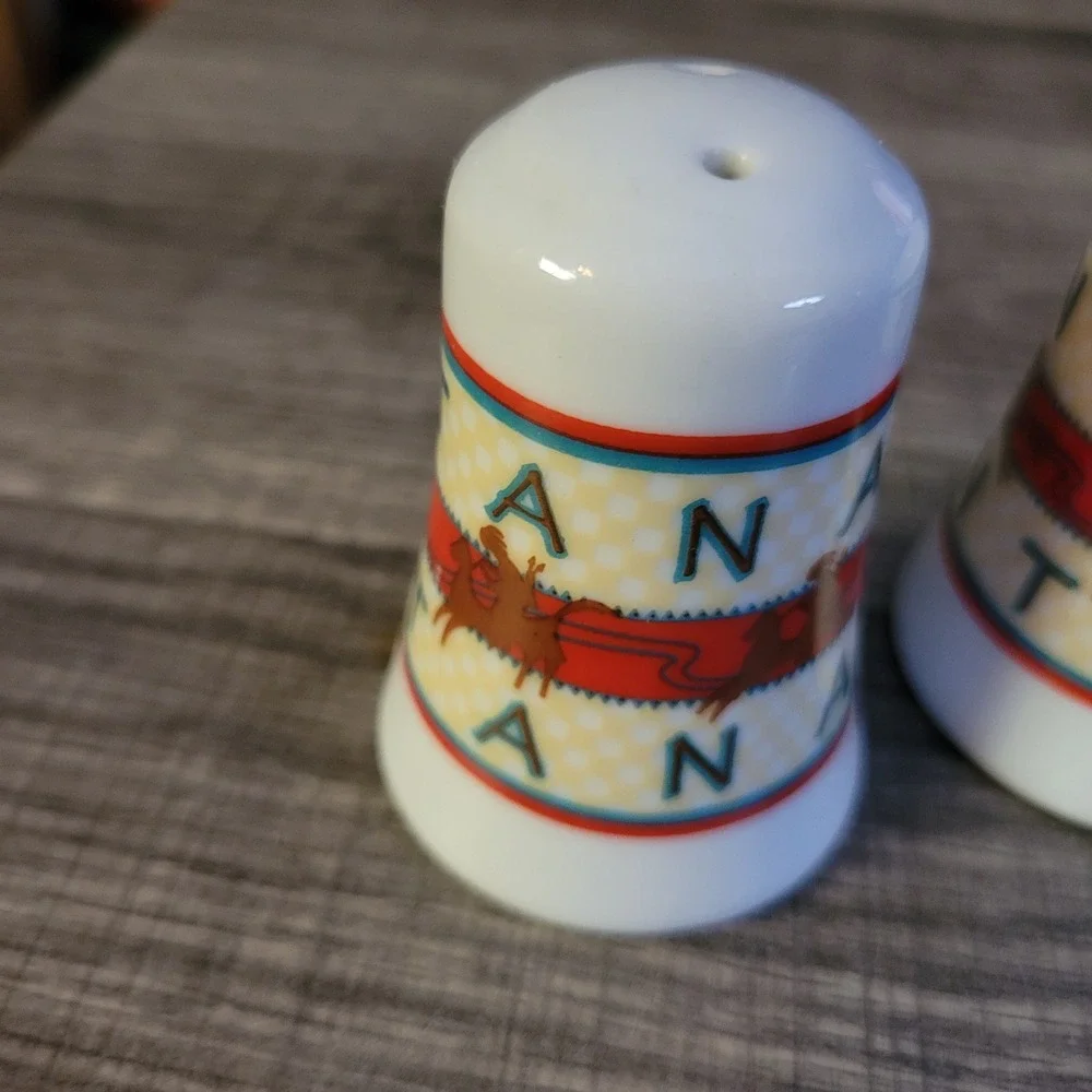 Vintage Montana Souvenir Salt and Pepper Shakers Ceramic Cowboy‎ Western Decor